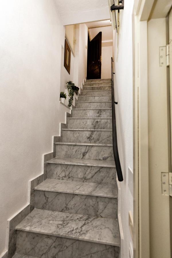 Garden House: Apartments And Rooms For Holidays Palermo Luaran gambar
