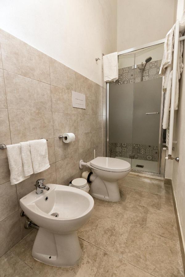 Garden House: Apartments And Rooms For Holidays Palermo Luaran gambar